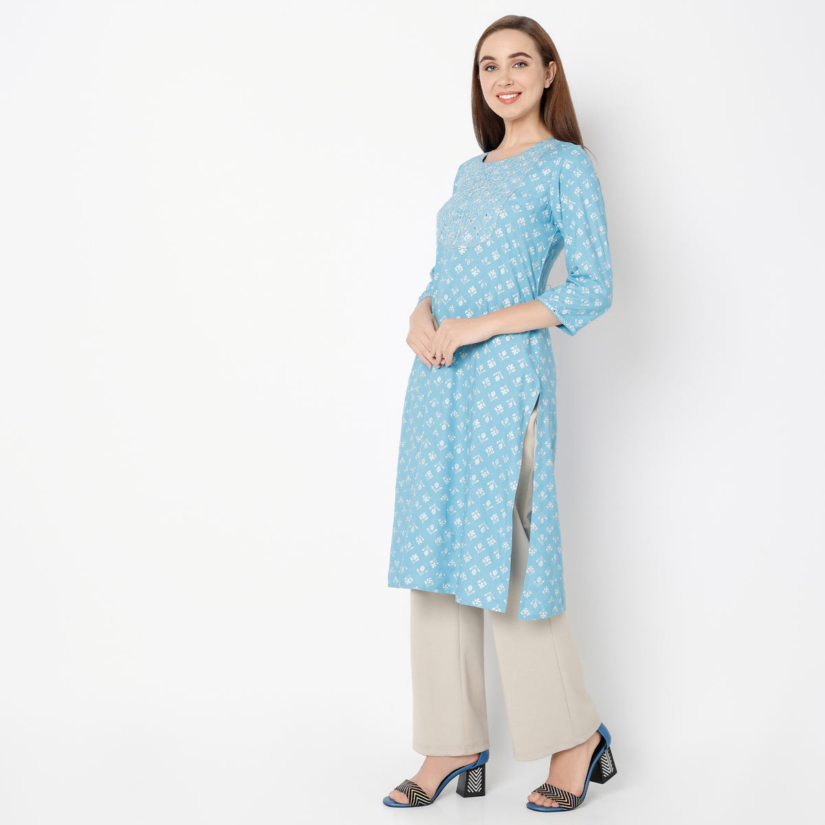 Straight Fit Floral Round Neck Kurta