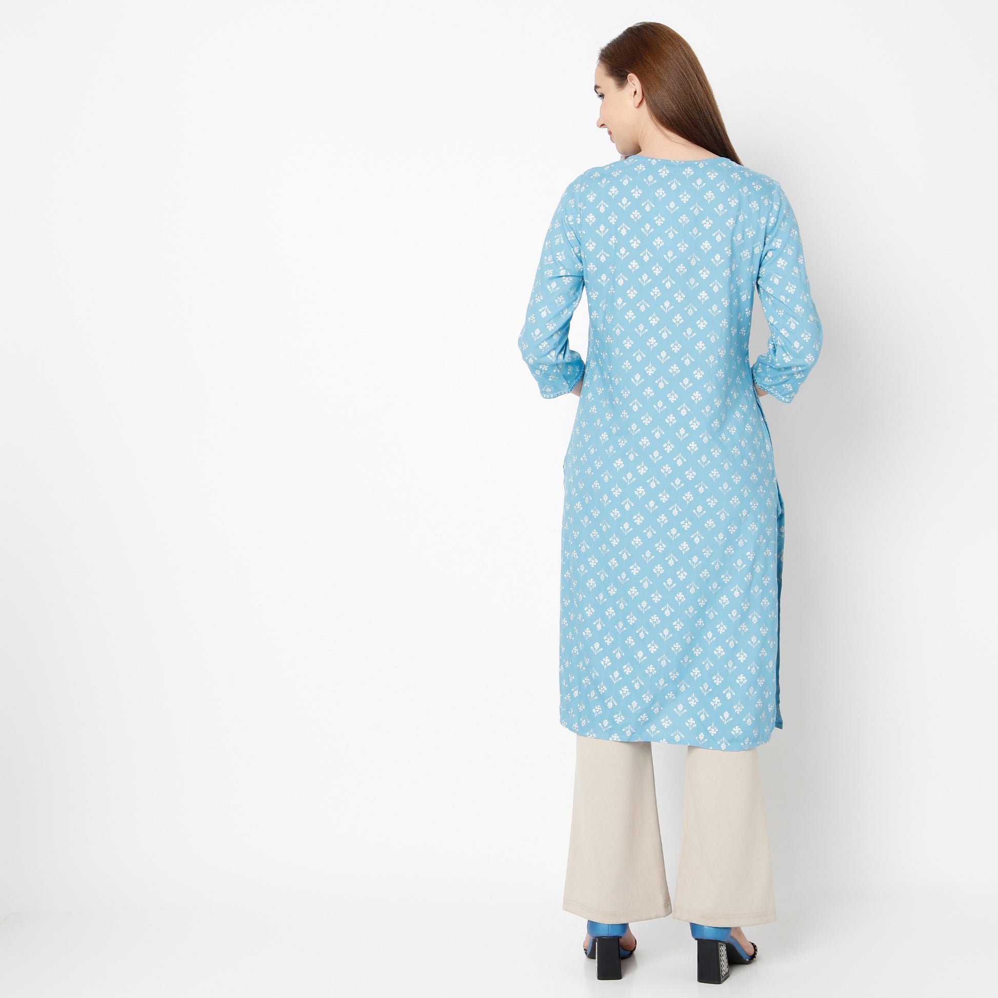 Straight Fit Floral Round Neck Kurta