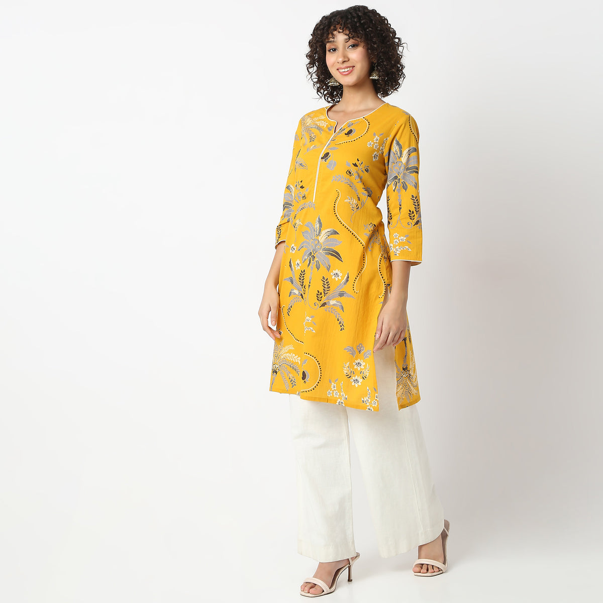 Straight Fit Floral Knee Length Kurta