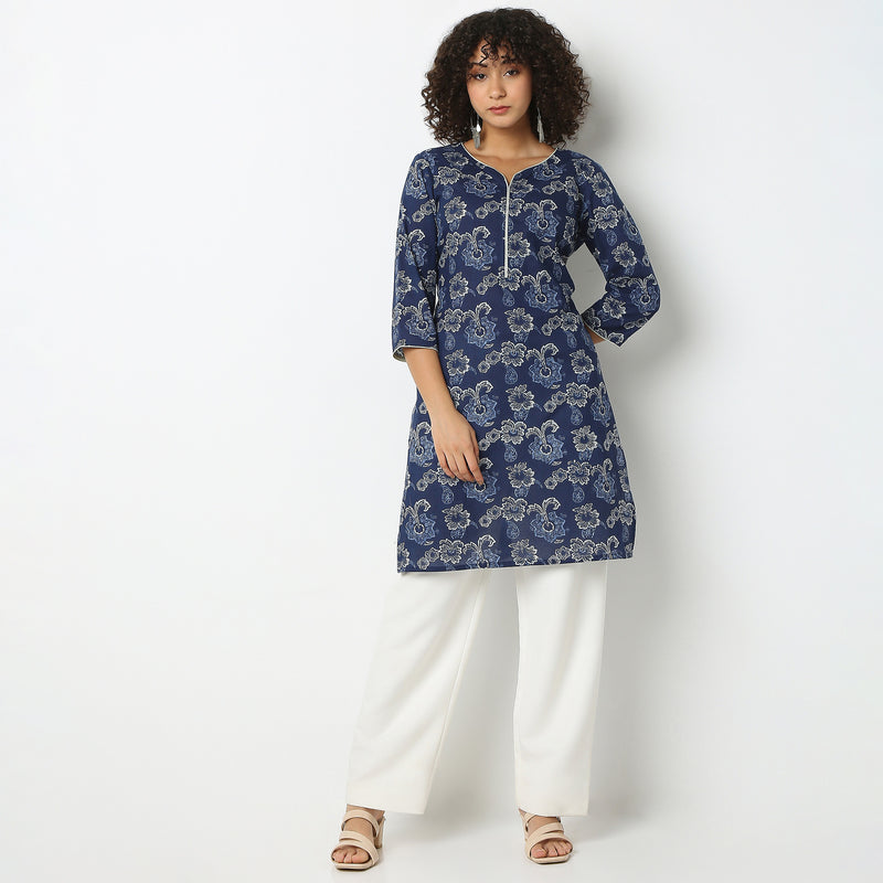 Straight Fit Floral Round Neck Kurta
