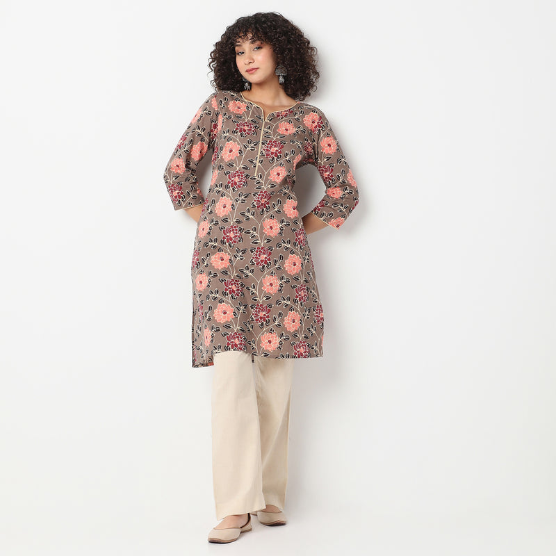 Straight Fit Floral Round Neck Kurta