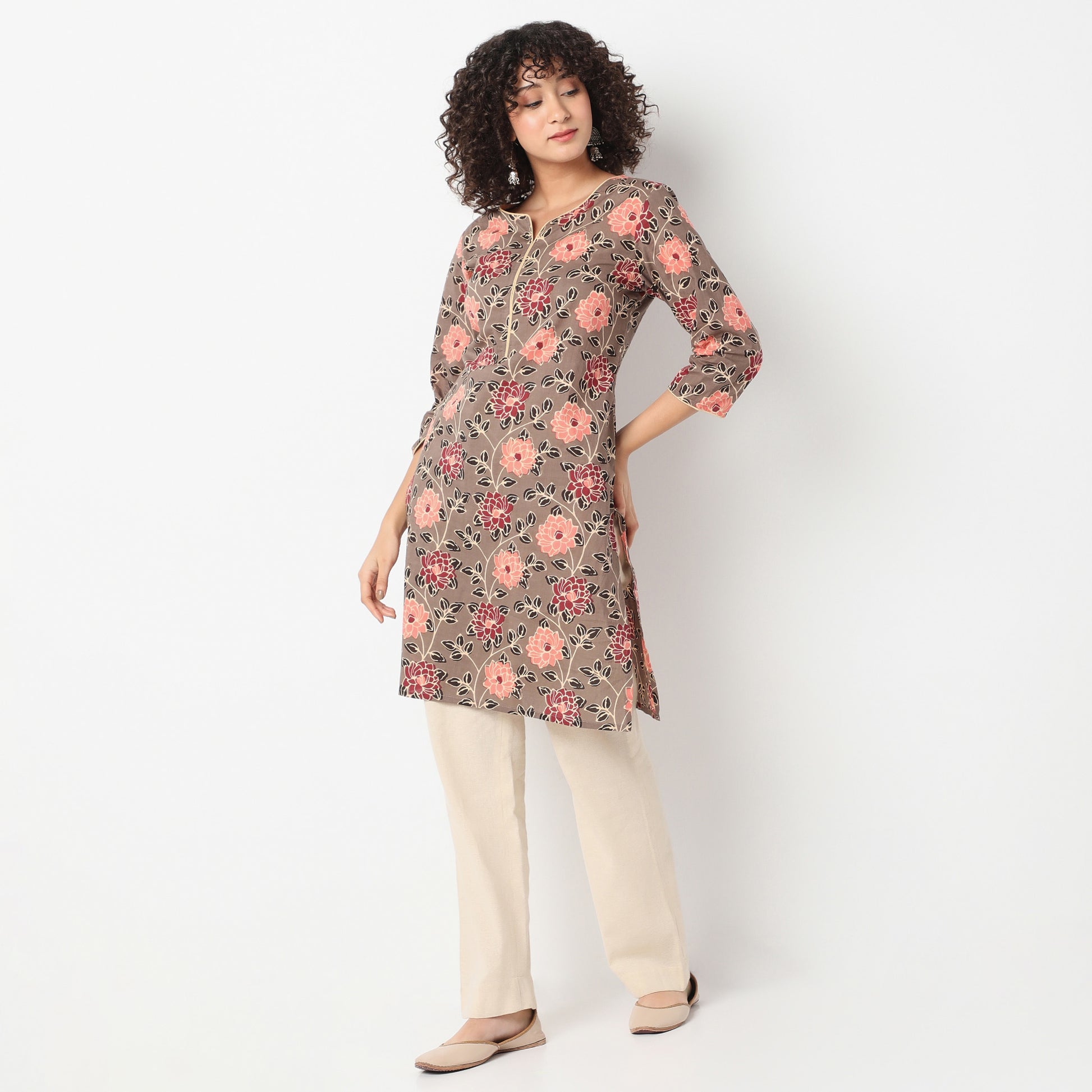 Straight Fit Floral Round Neck Kurta