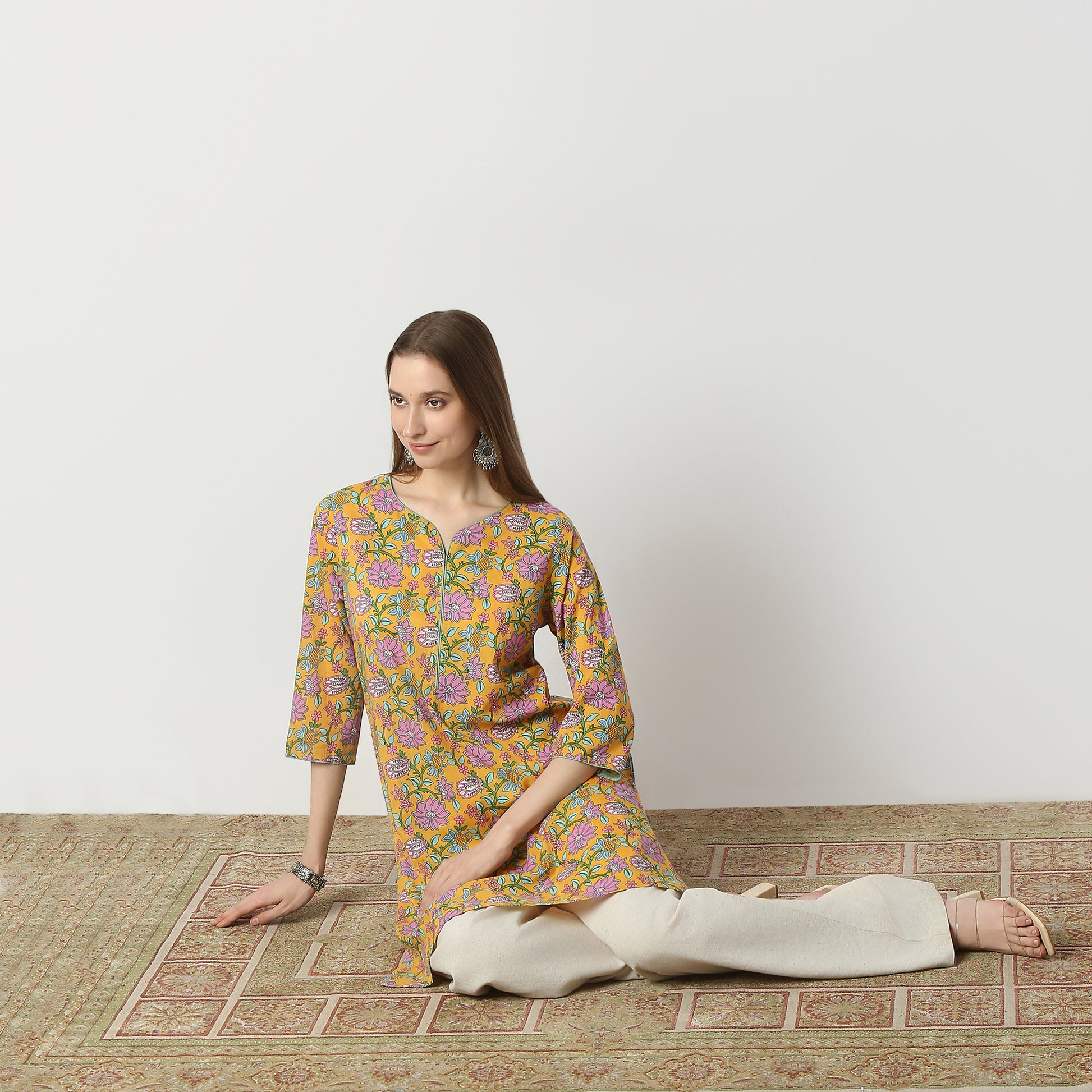 Straight Fit Floral Knee Length Kurta