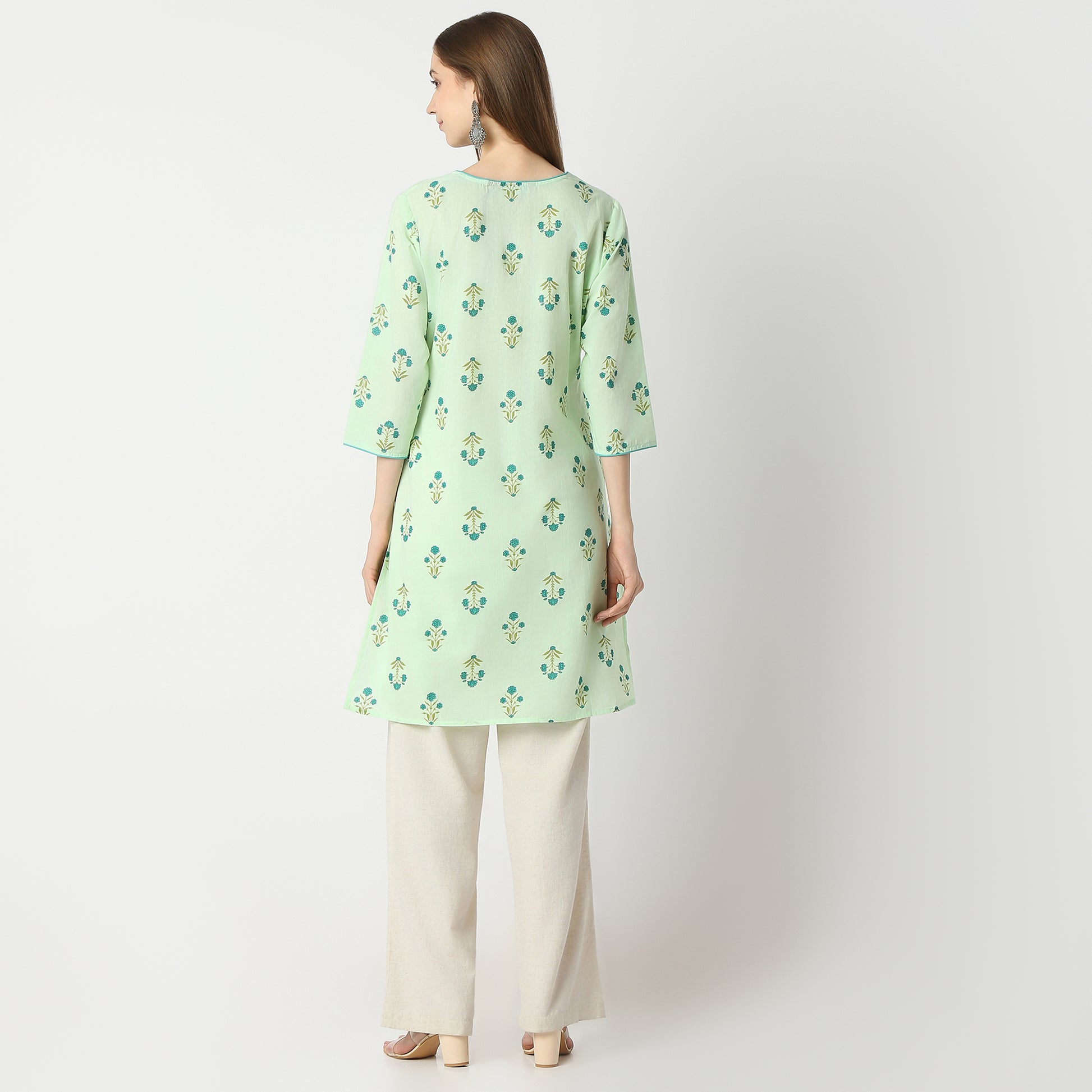 Straight Fit Floral Knee Length Kurta