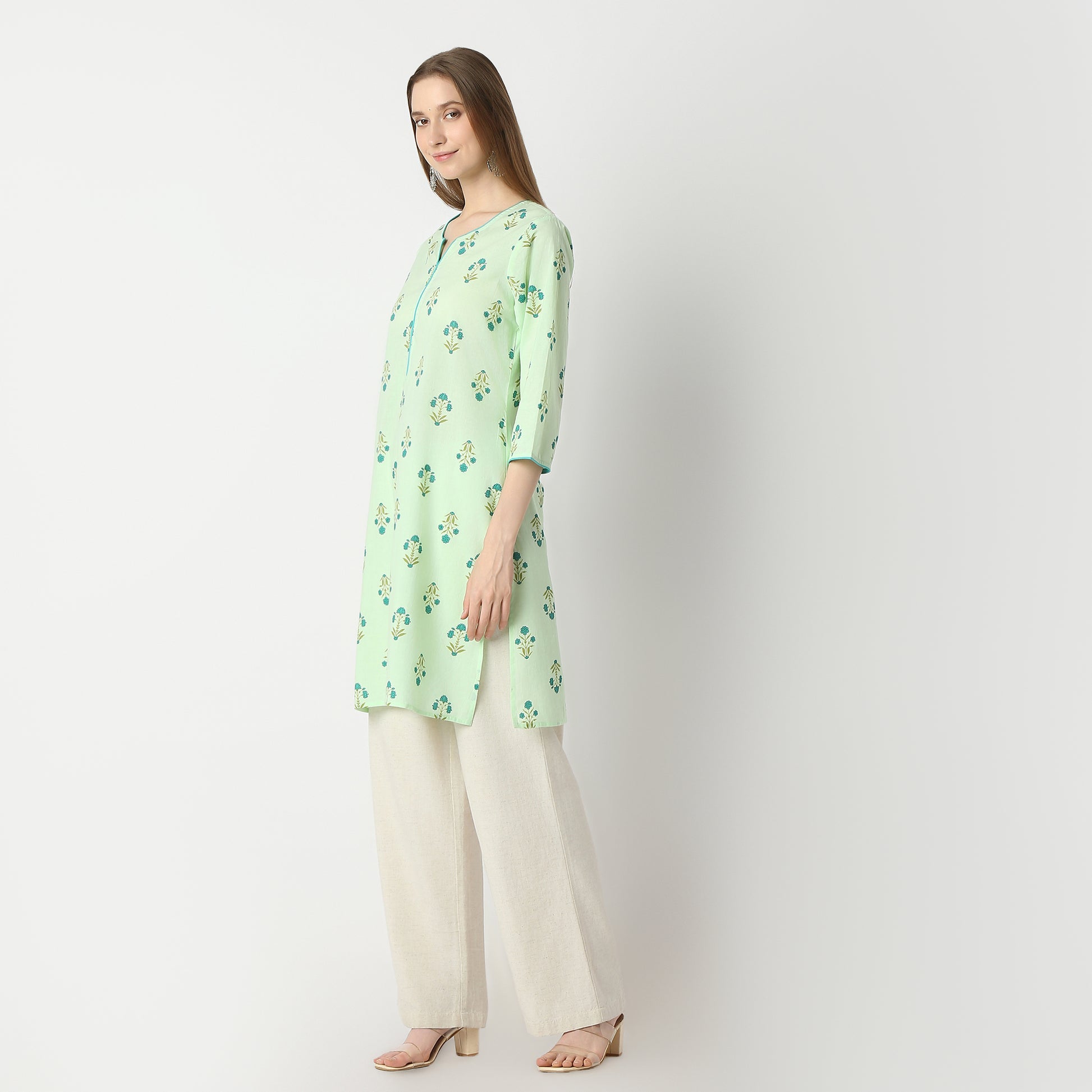 Straight Fit Floral Knee Length Kurta