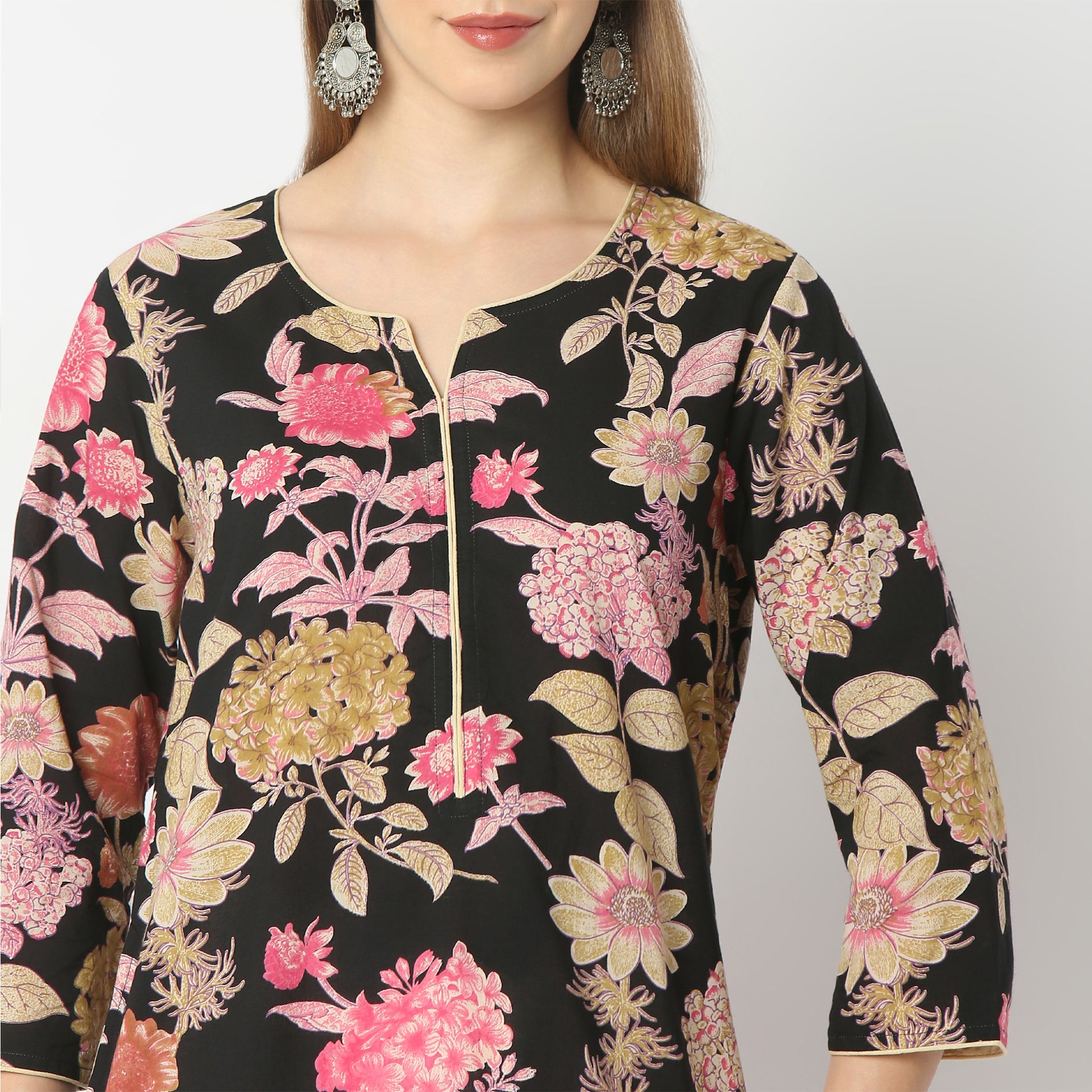 Straight Fit Floral Knee Length Kurta