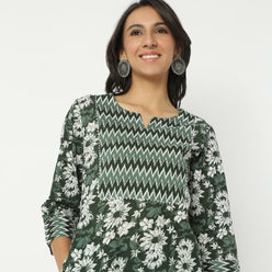 Straight Fit Printed Round Neck Calf Length Kurta