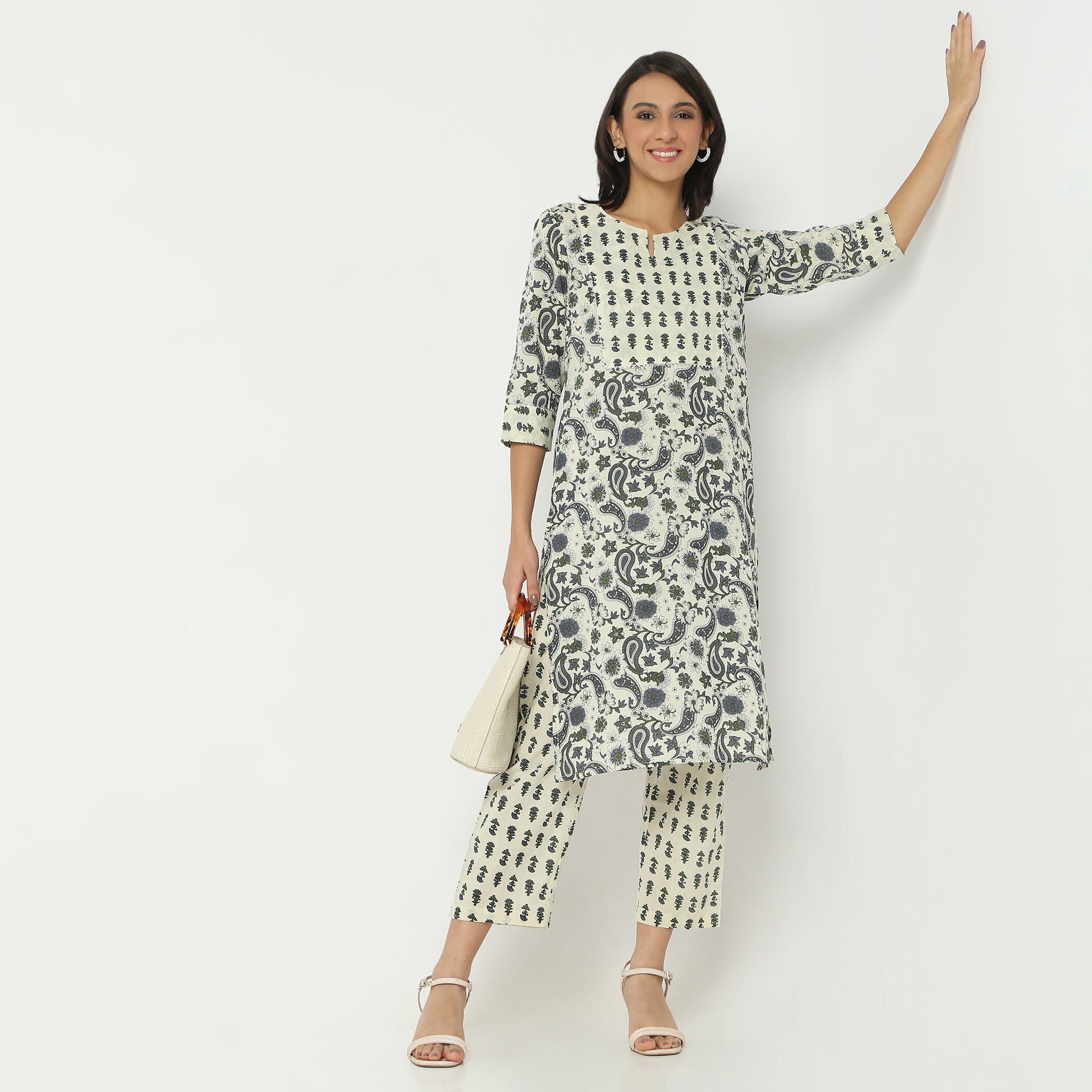 Straight Fit Printed Round Neck Below Knee Kurta