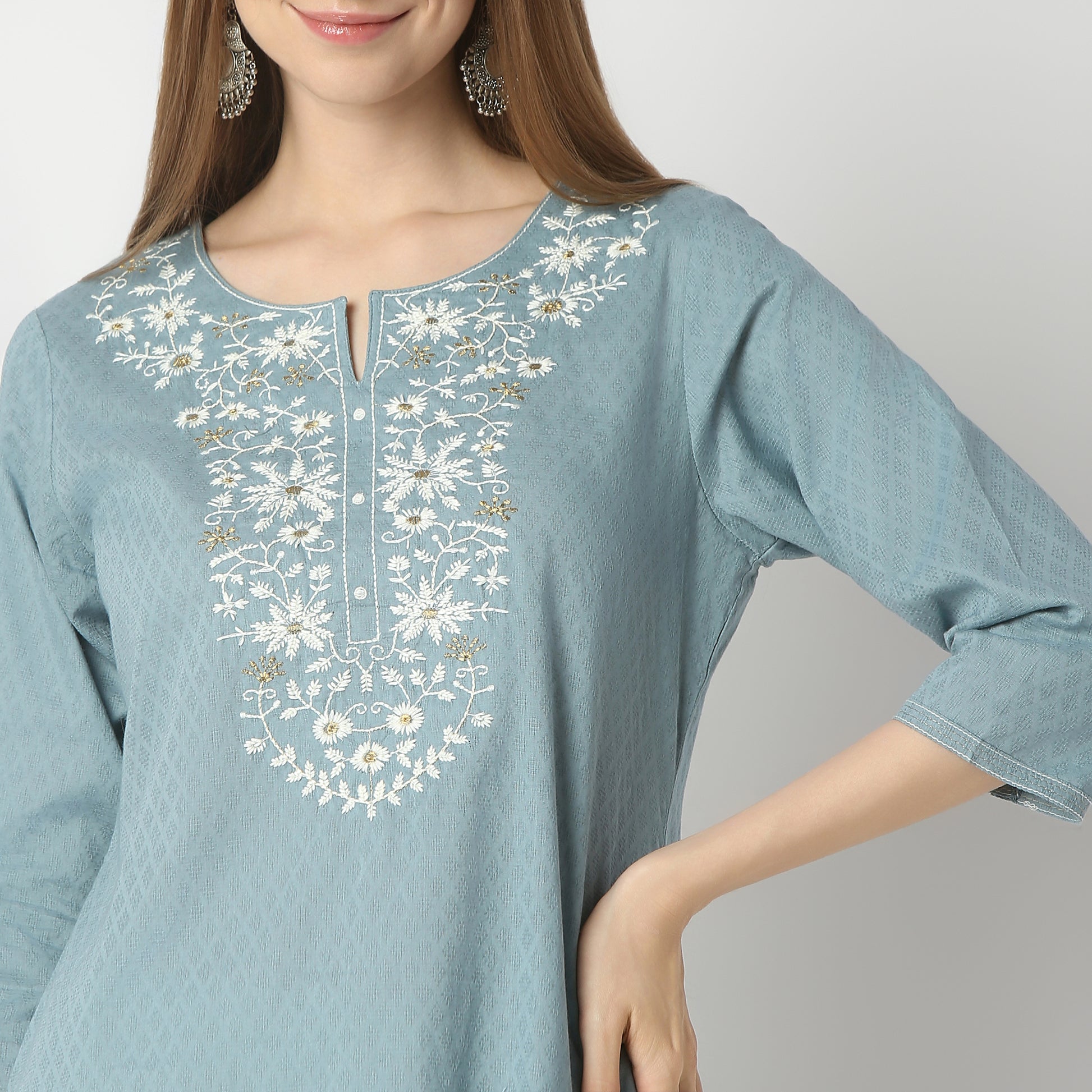 Regular Fit Embroidered Below Knee Kurta