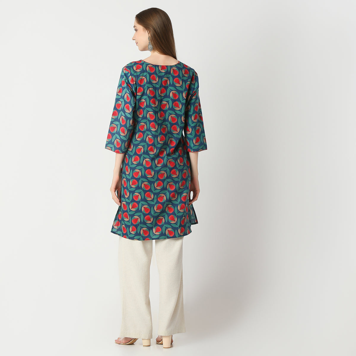 Straight Fit Floral Knee Length Kurta
