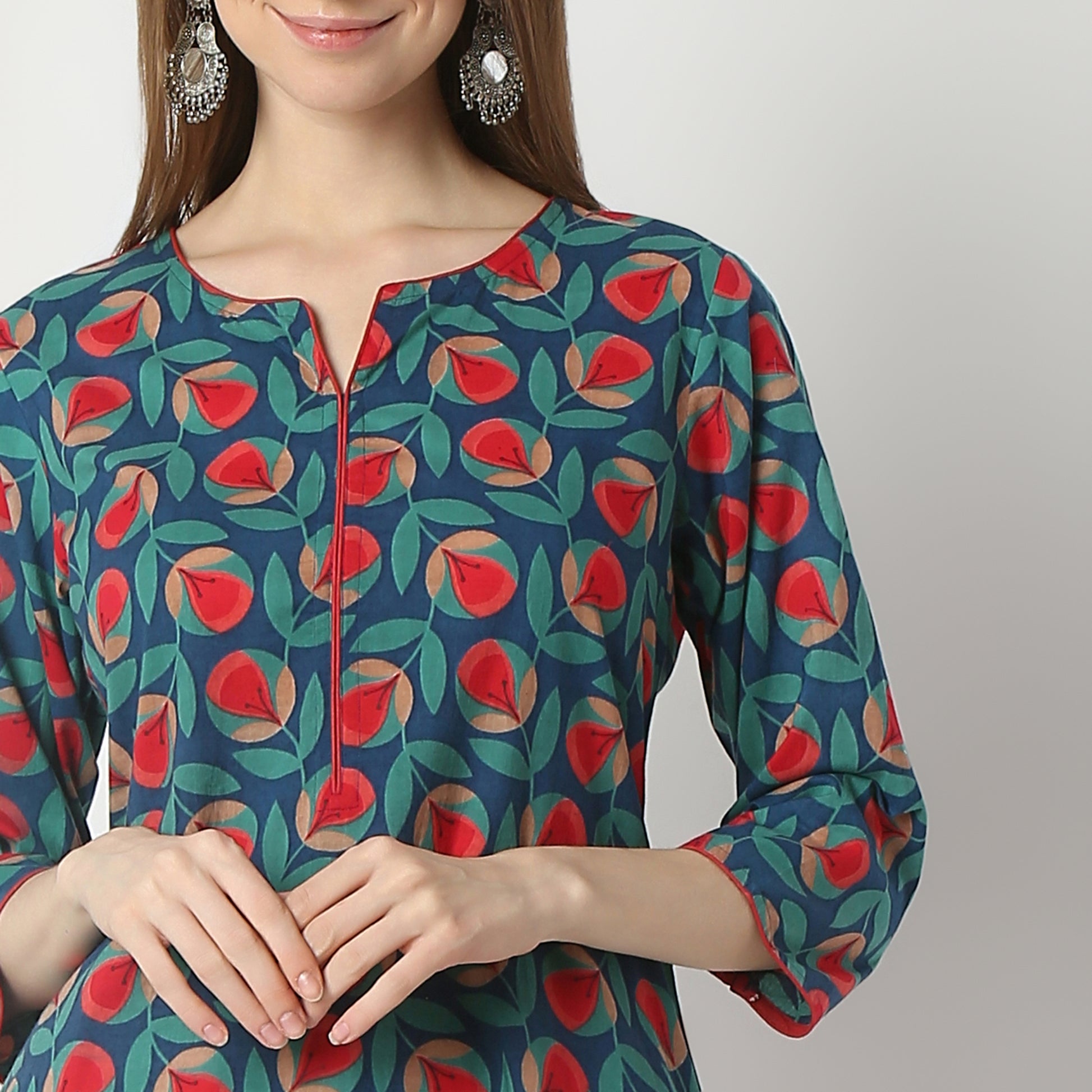 Straight Fit Floral Knee Length Kurta