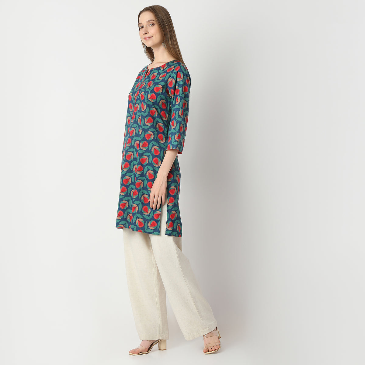 Straight Fit Floral Knee Length Kurta