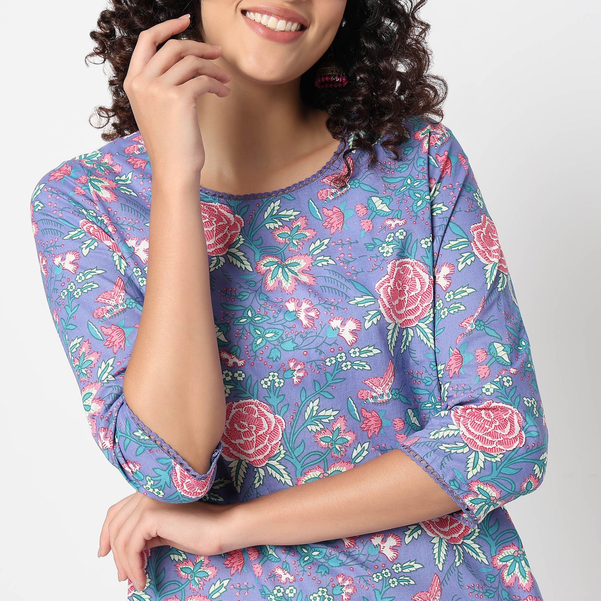 Round Neck with Lace Detailing Kurta 