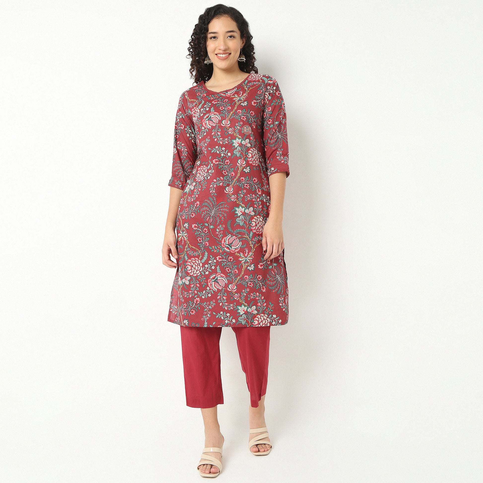 Round Neck Kurta With Lace Detailing