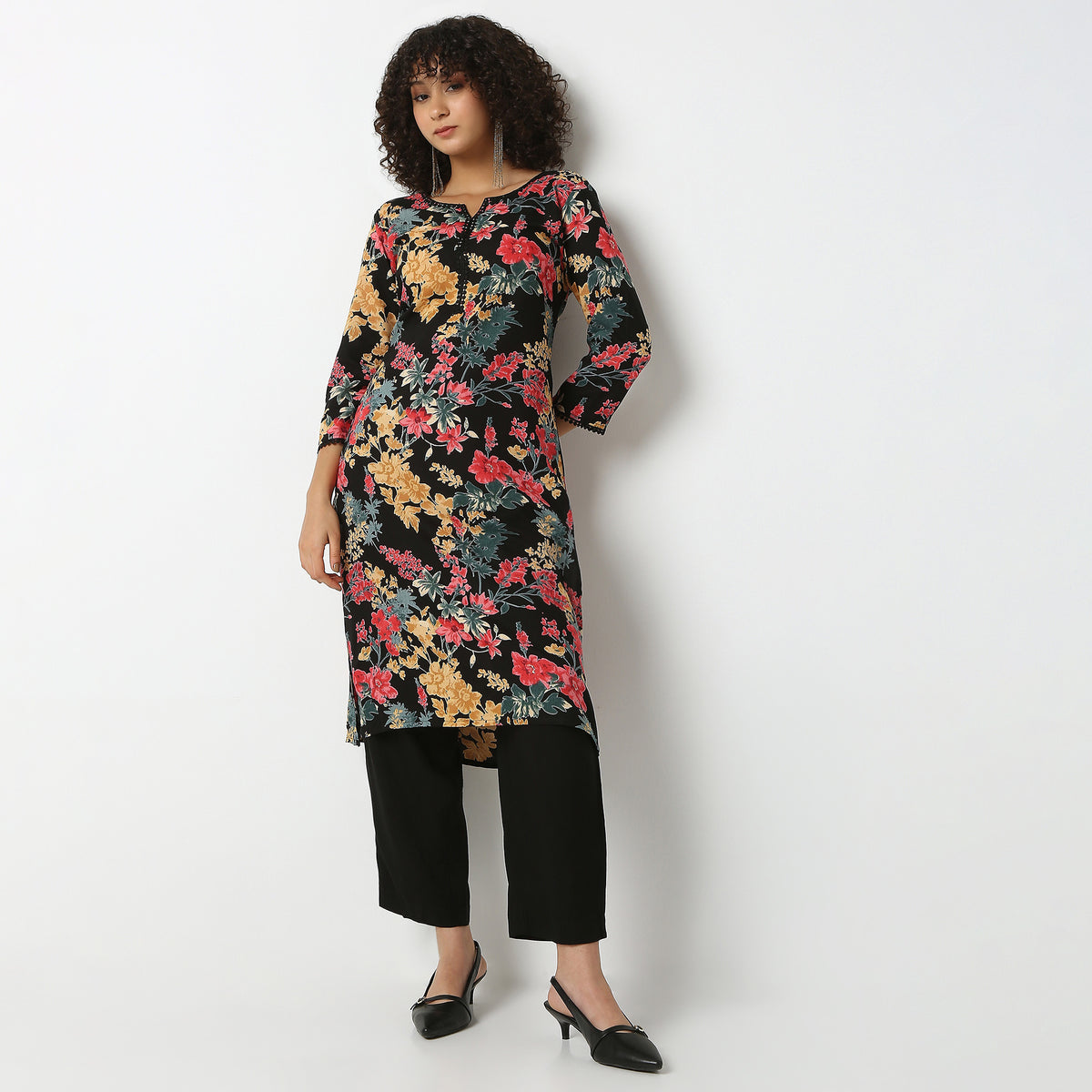 Straight Fit Printed Round Neck Kurta