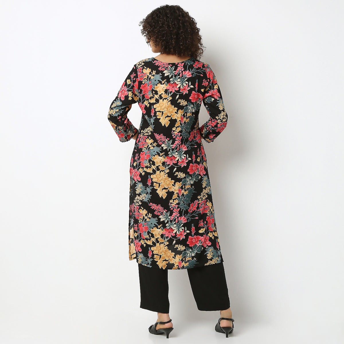 Straight Fit Printed Round Neck Kurta