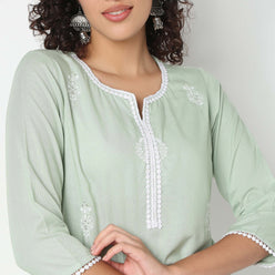 Straight Fit Embroidered Round Neck Kurta