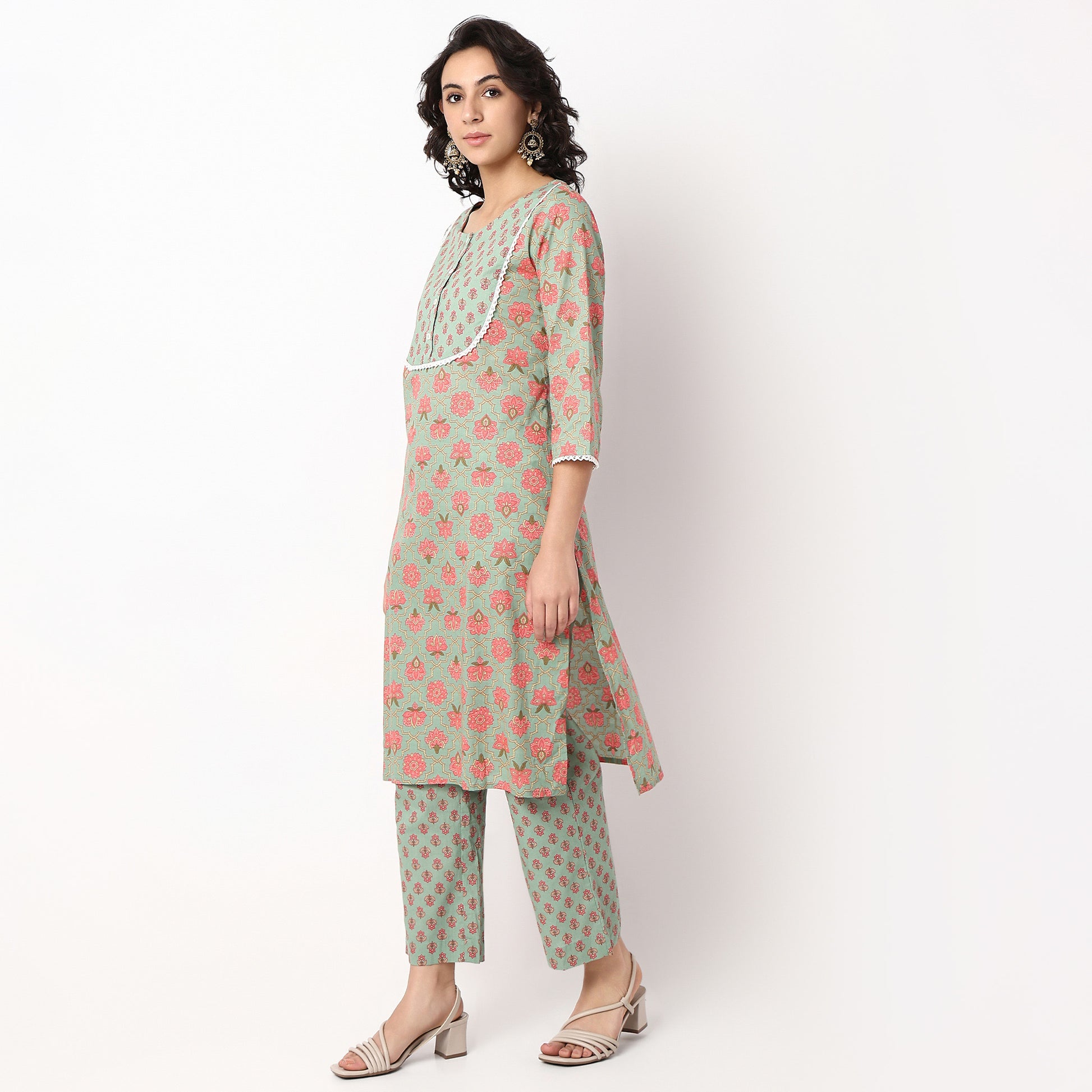 Printed Round Neck Straight Yoke Kurta