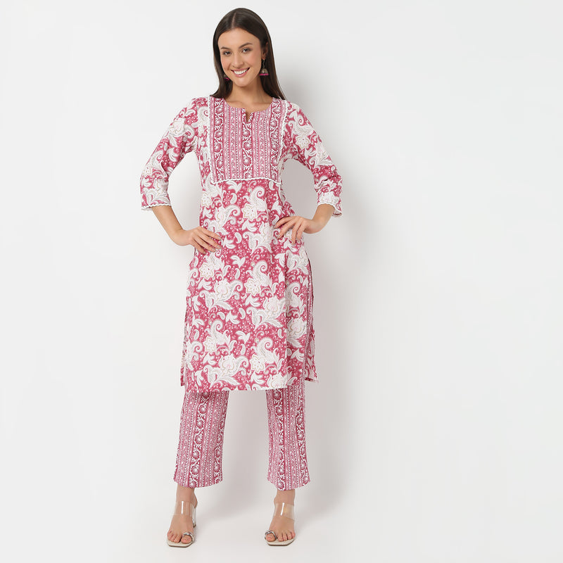 Round Neck Knee Length Three-Fourth Sleeve Printed Straight Fit Kurta