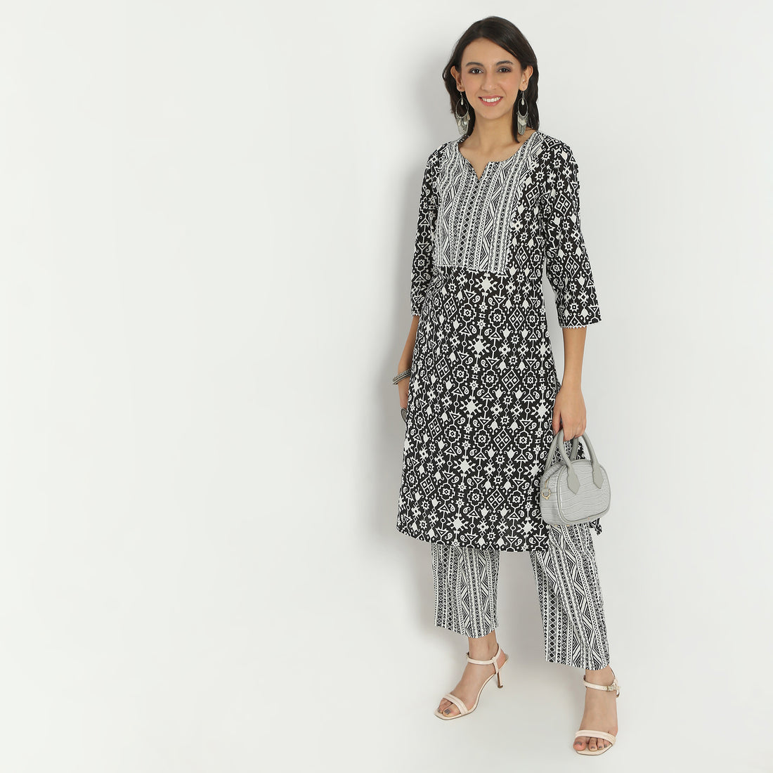 Straight Fit Printed Round Neck Calf Length Kurta