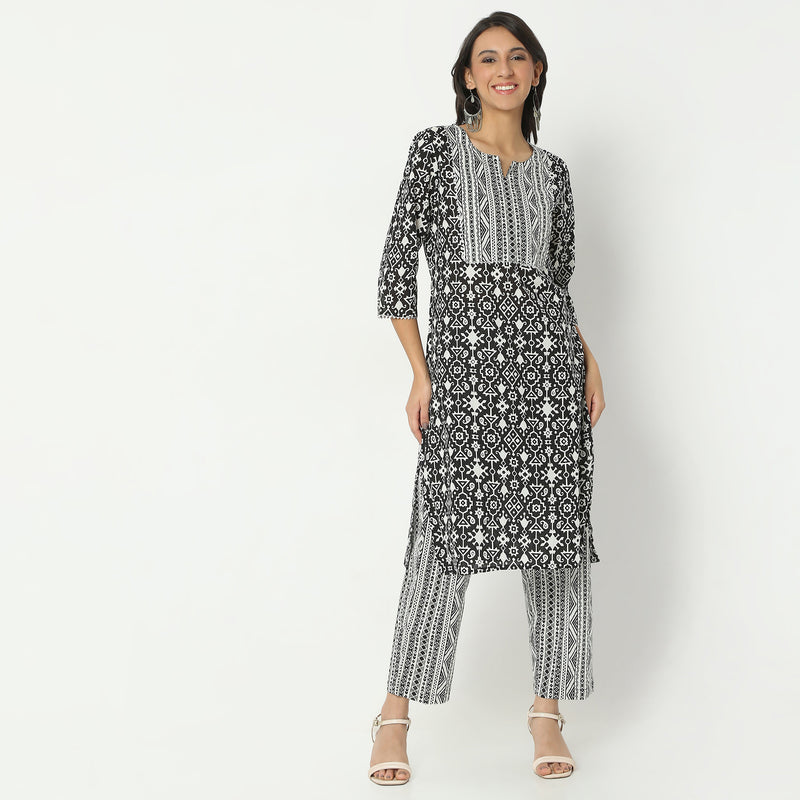 Straight Fit Printed Round Neck Calf Length Kurta