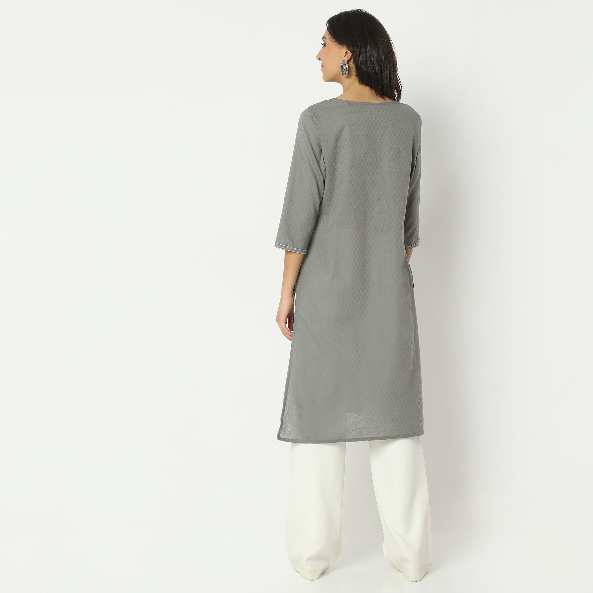 Straight Fit Embroiderd Round Neck Calf Length Kurta