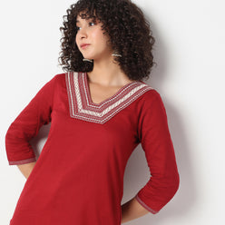 Straight Fit Solid V-Neck Kurta