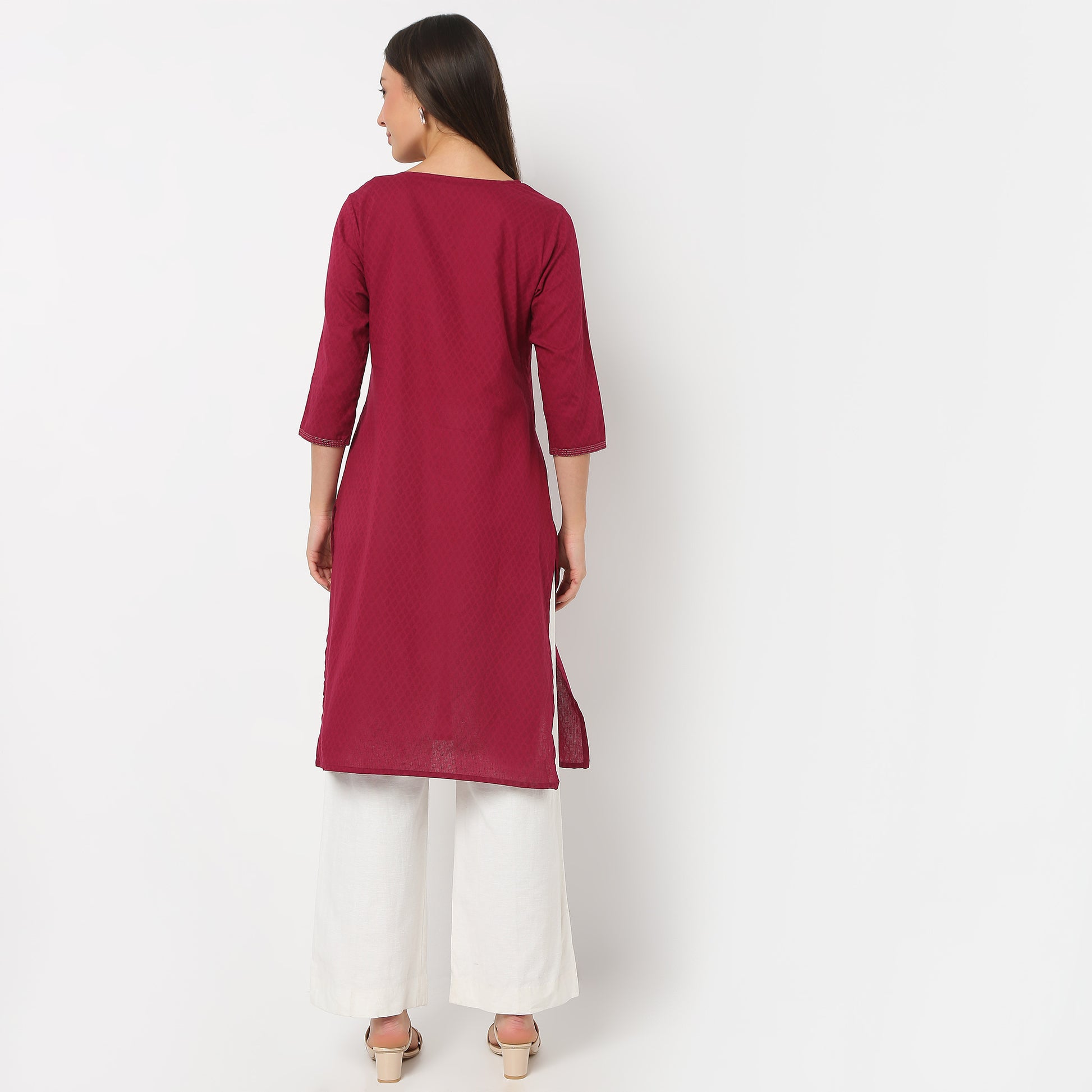 Embroidered Round Neck Knee Length Three-Fourth Sleeve Straight Fit Kurta