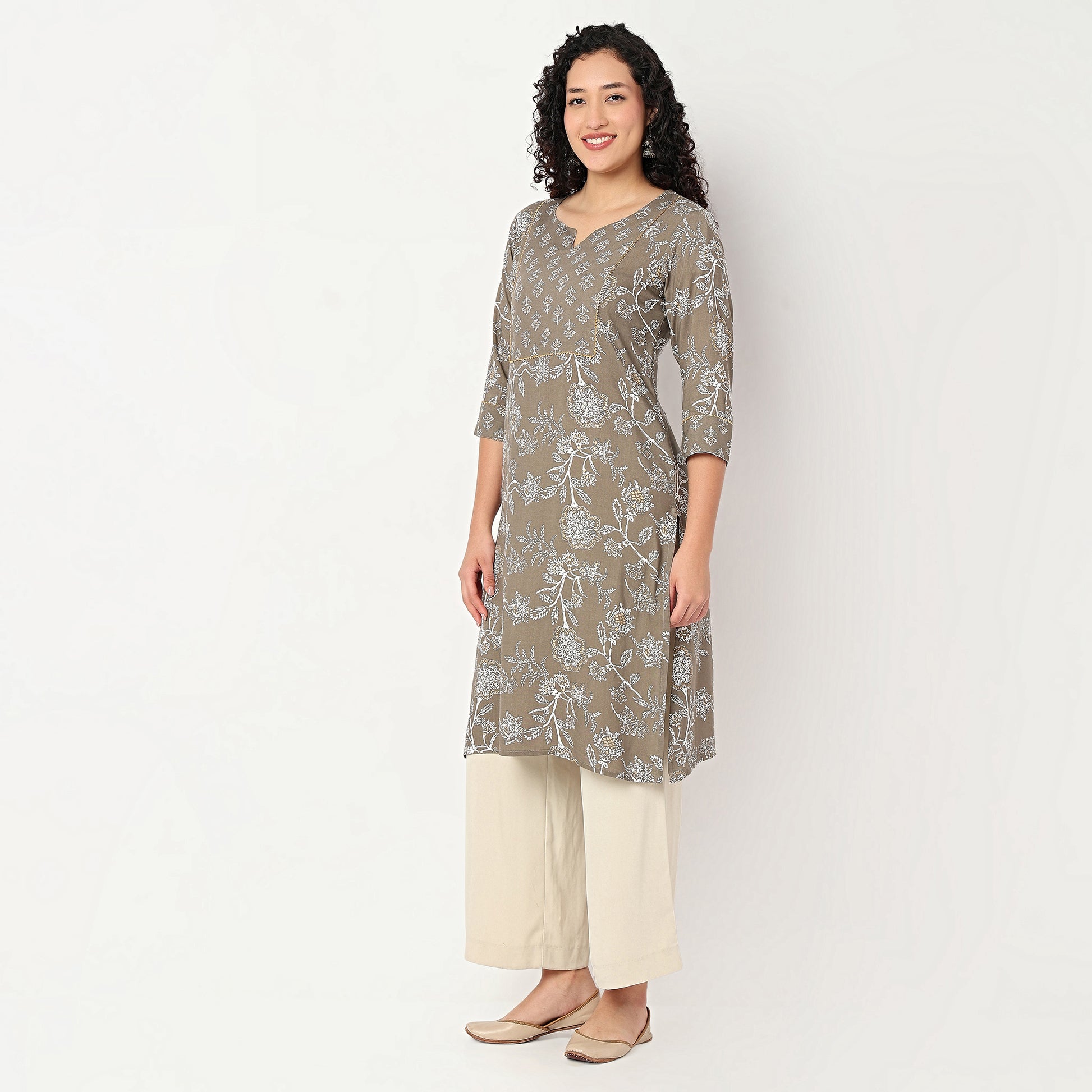 Printed Yoke With Lace Detailing Kurta