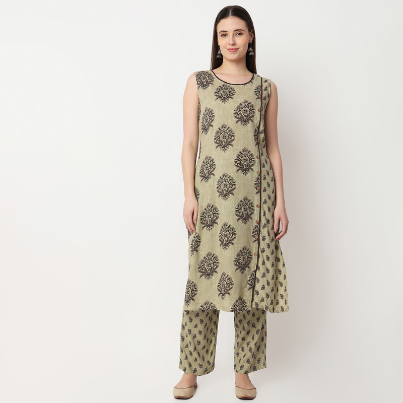 Boat Neck Sleeveless Kurta