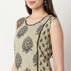 Boat Neck Sleeveless Kurta