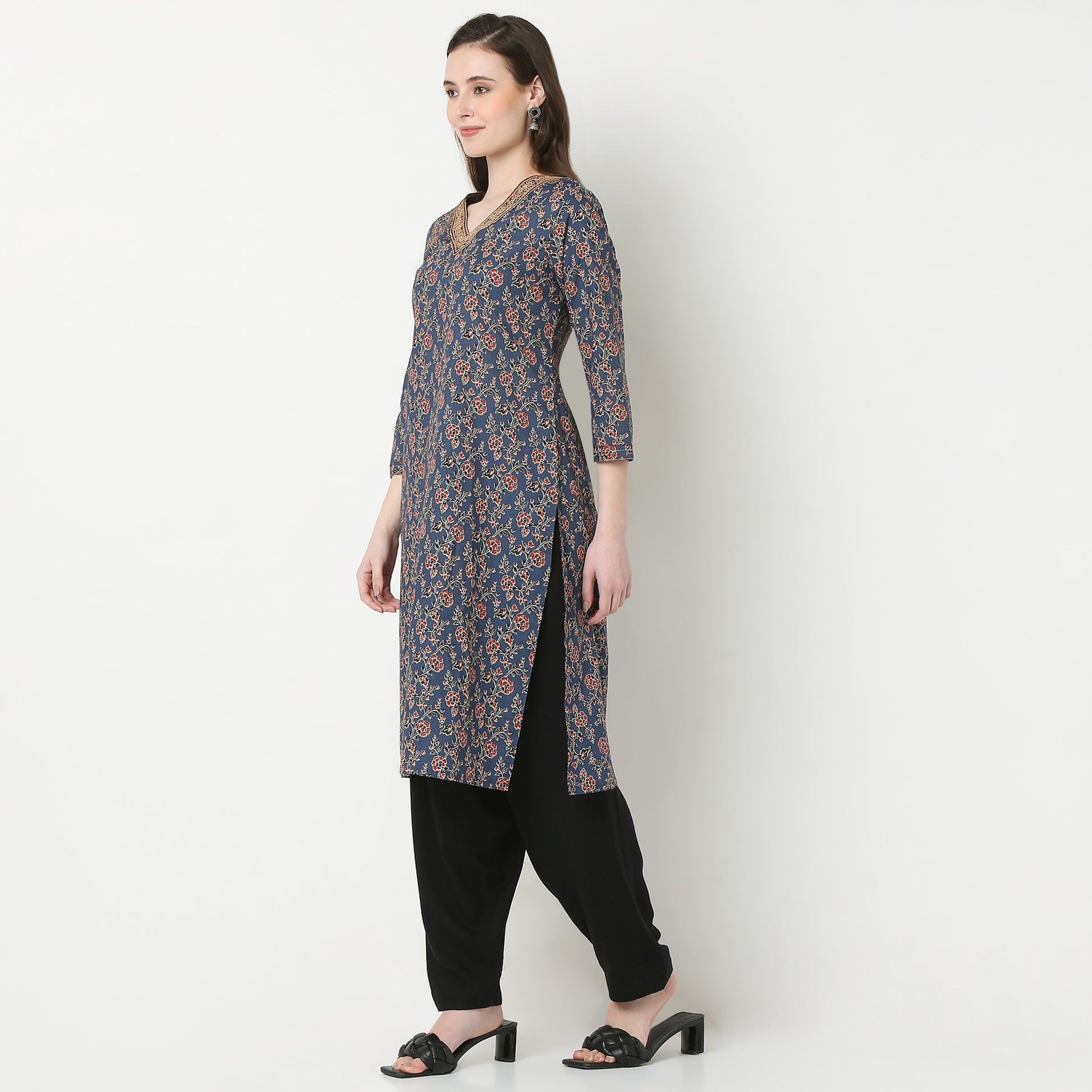 Embroidered V-Neck Long Kurta
