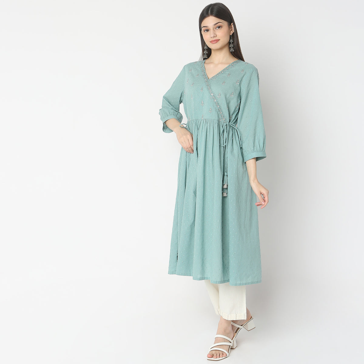 Regular Fit Embroidered Kurta