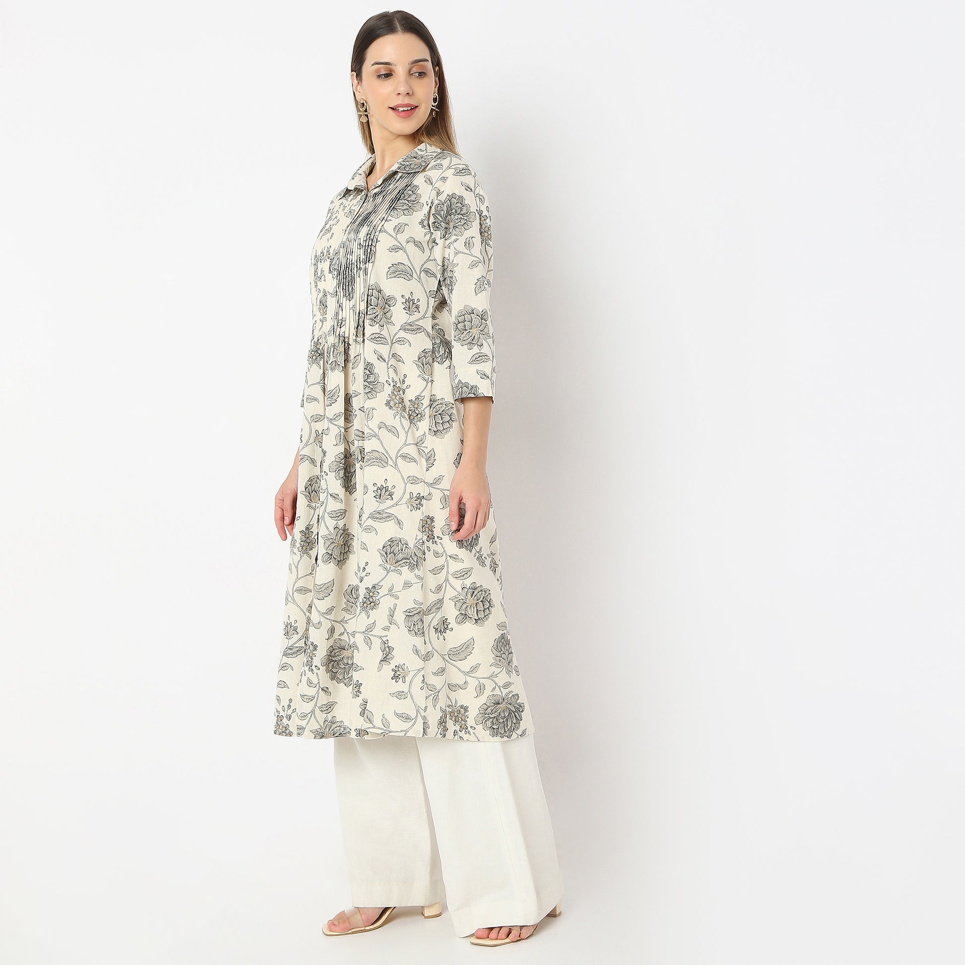 Printed Below Knee Shirt Collar Delicate Threads Kalidar Flared Kurta