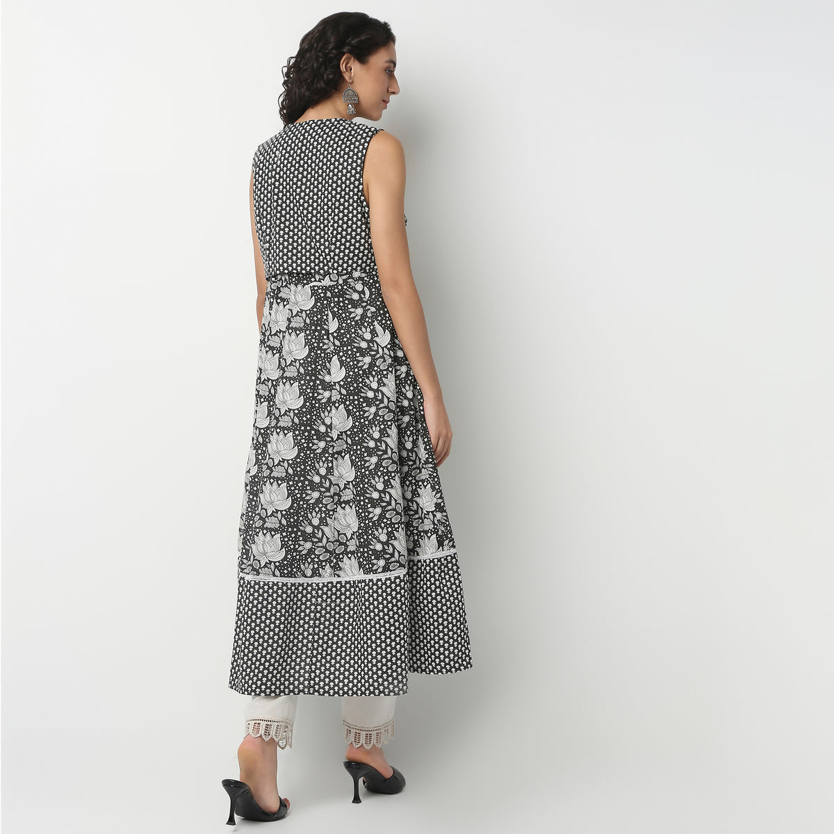 Calf Length Sleeveless Flare Fit Printed Kurta