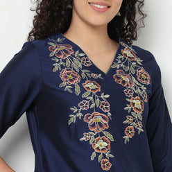 Buy Women Straight Fit Embroidered Three-Fourth Sleeve Kurta  - Style Union