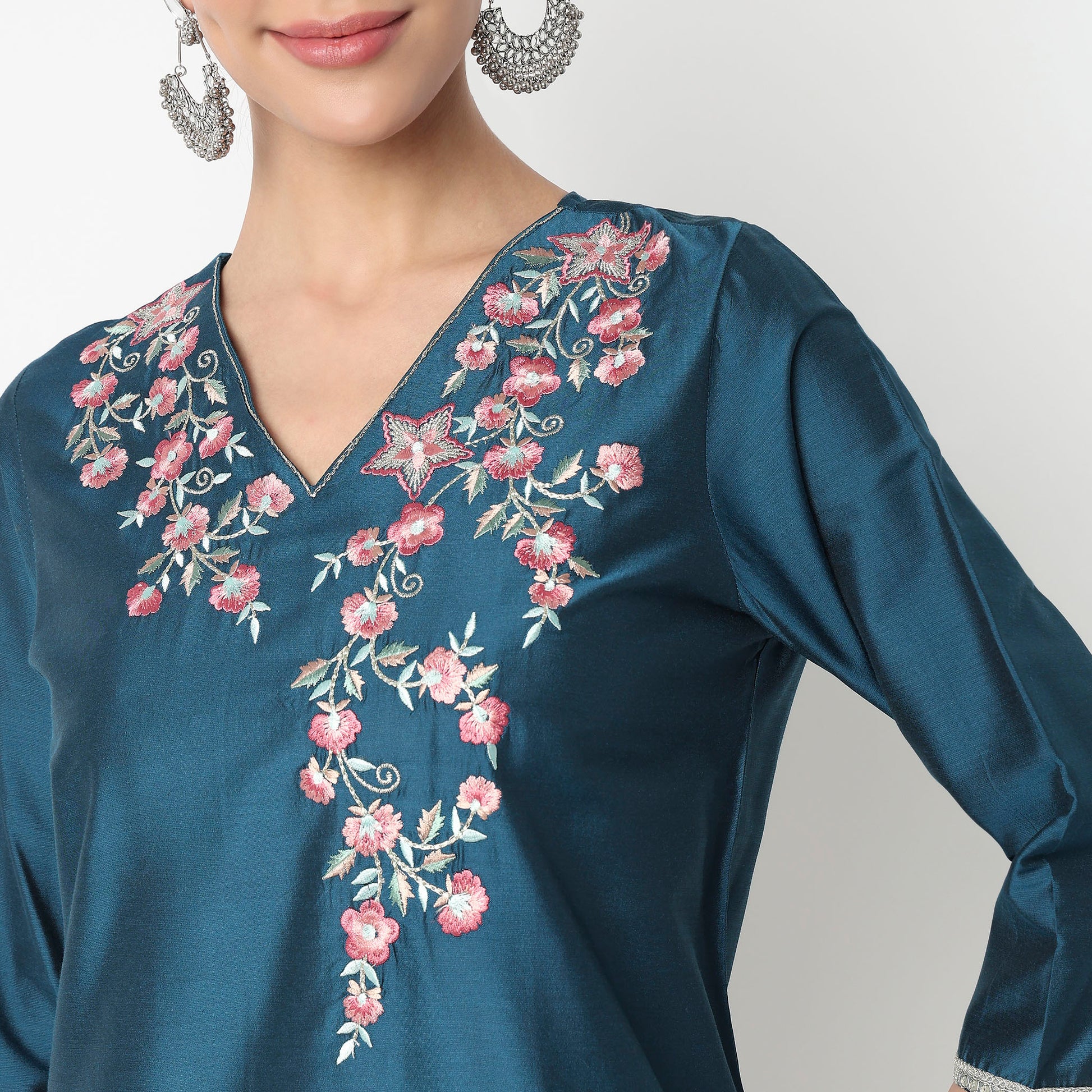 Buy Women Straight Fit Embroidered Three-Fourth Sleeve Kurta  - Style Union
