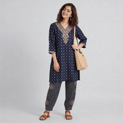 V-Neck Printed Straight Kurta