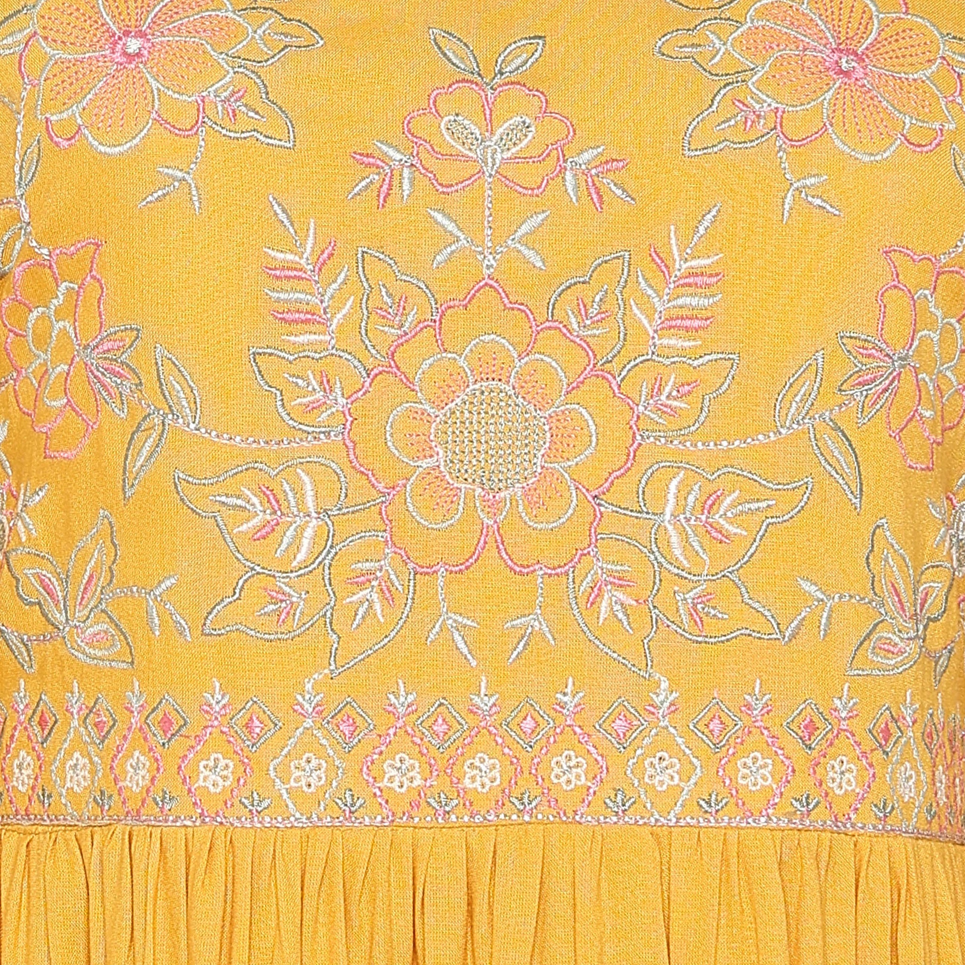 Embroidered Round Neck Kurta