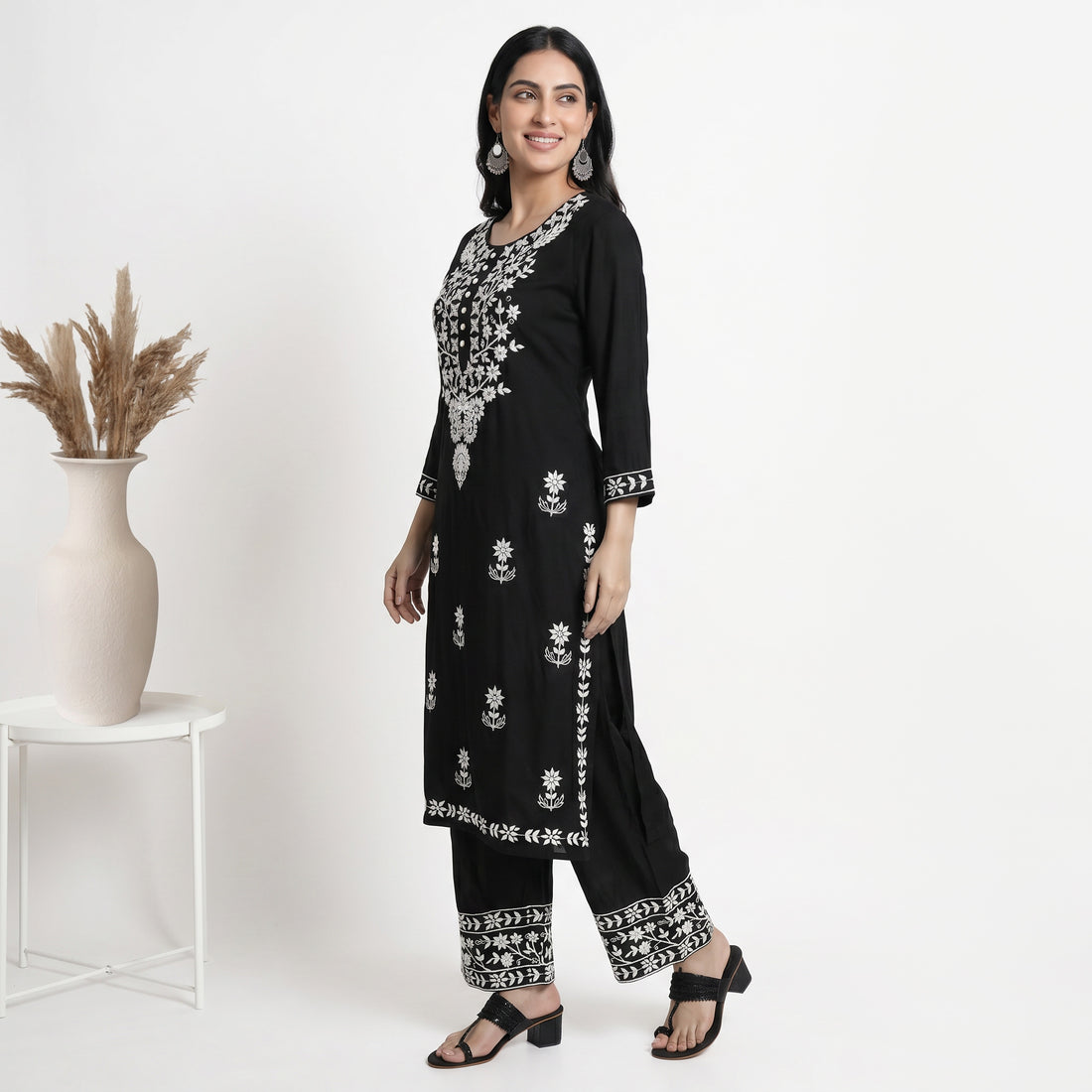 Embroidered Round Neck Kurta