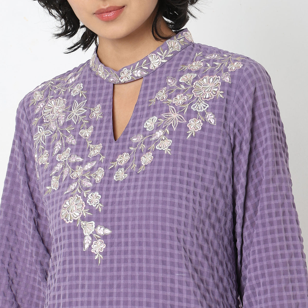 Straight Fit Embroidered Kurta