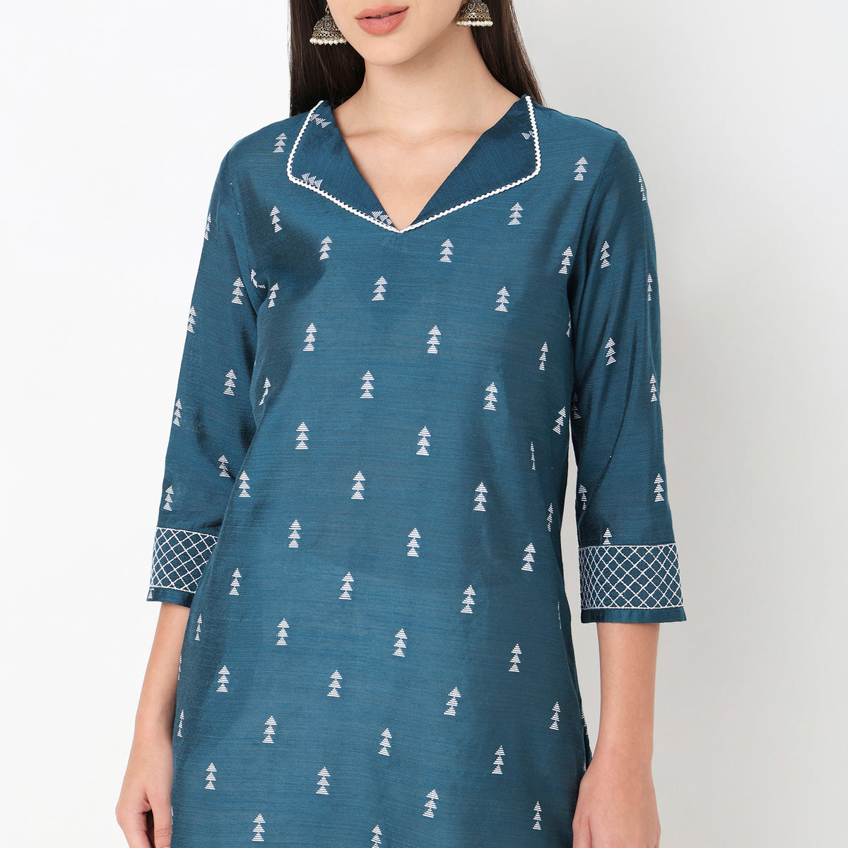 Straight Fit Embroidered Kurta