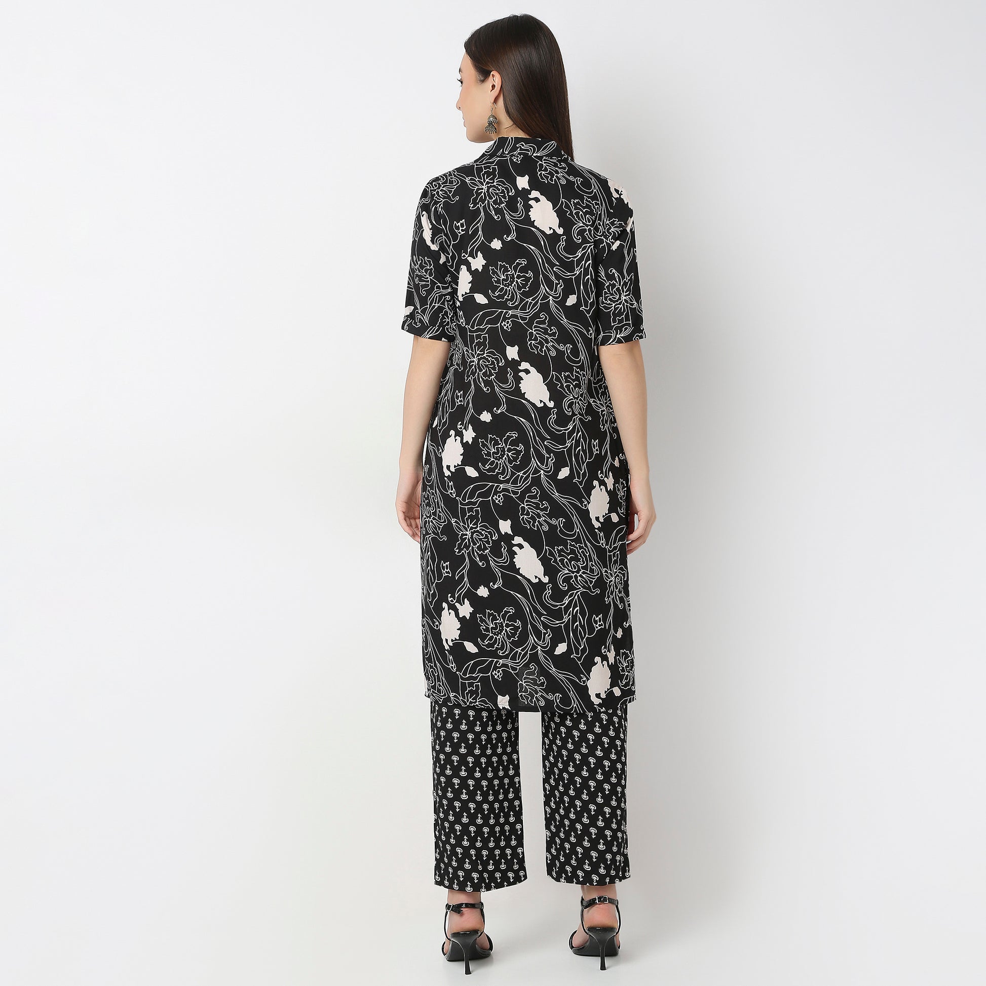 Straight Fit Printed Kurta with Pant Set