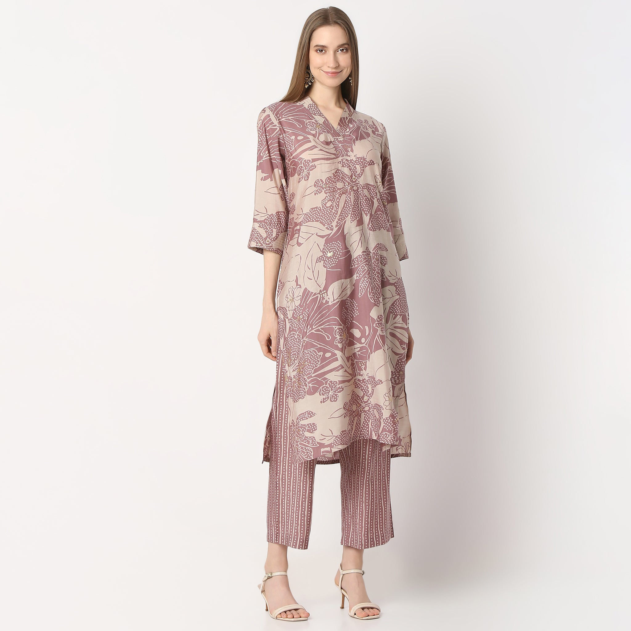 Regular Fit Printed V Neck Kurta with Pant Set