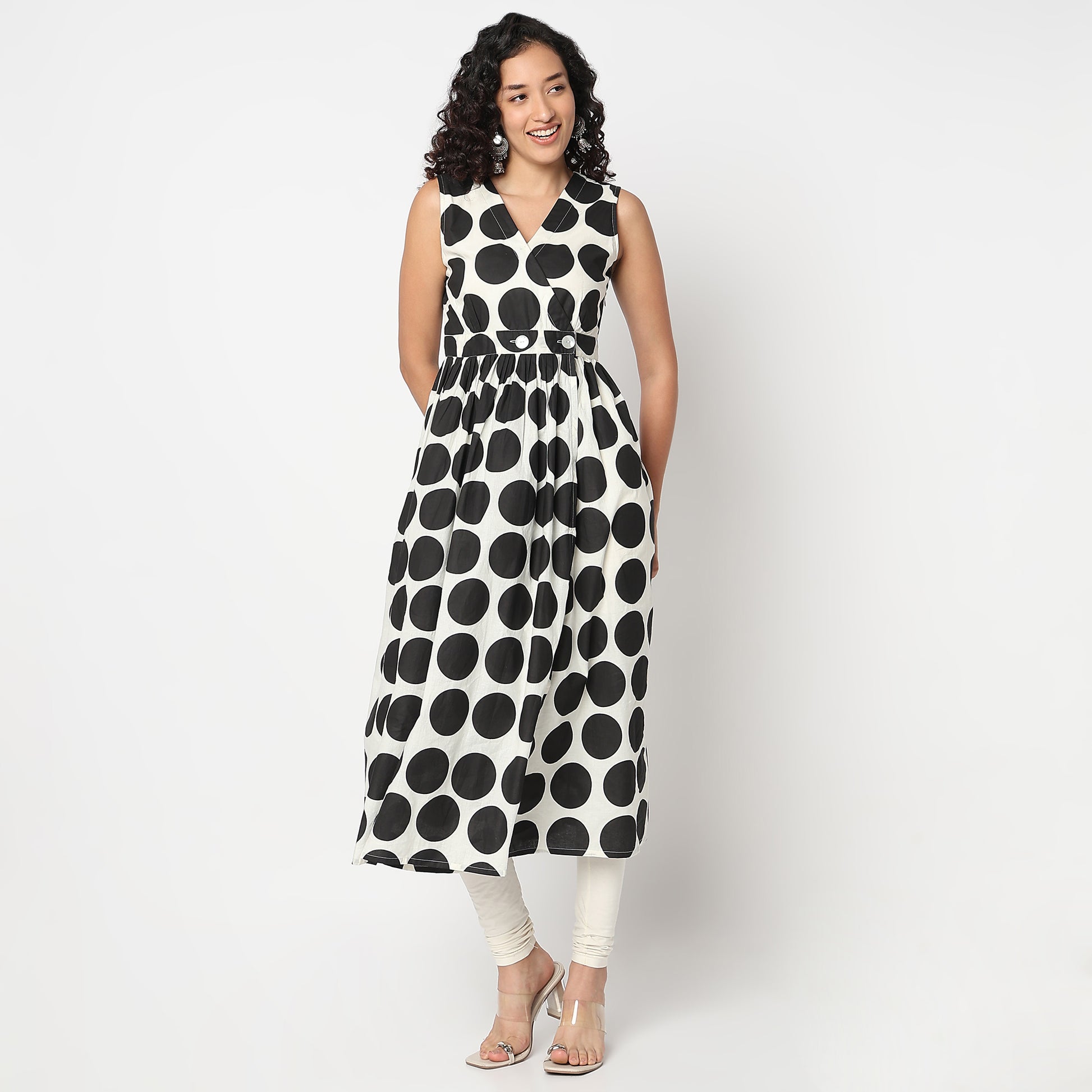 Polka Dot Print V-Neck Sleeveless Kurta 