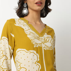 Buy Women Straight Fit Printed Three-Fourth Sleeve Kurta  - Style Union