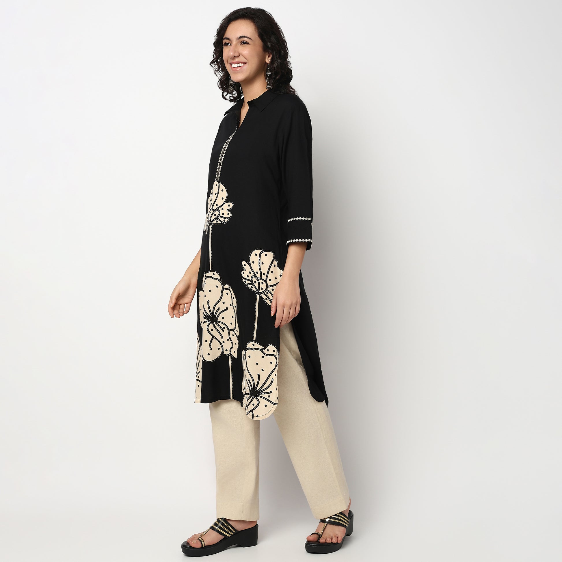 Buy Women Straight Fit Printed Three-Fourth Sleeve Kurta  - Style Union