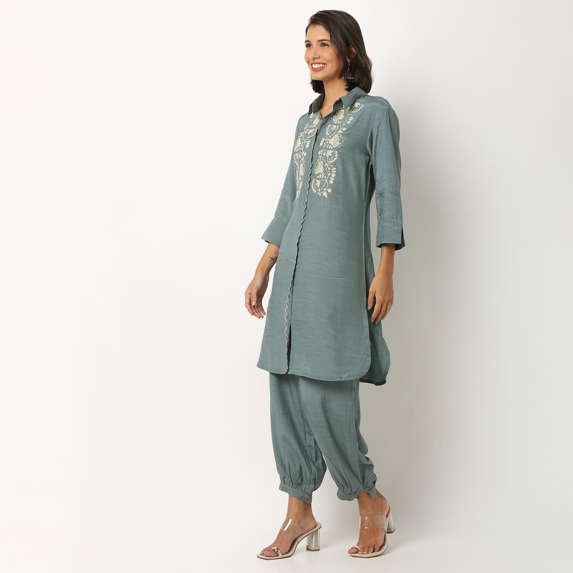 Embroidered Viscose Kurta, Knee Length