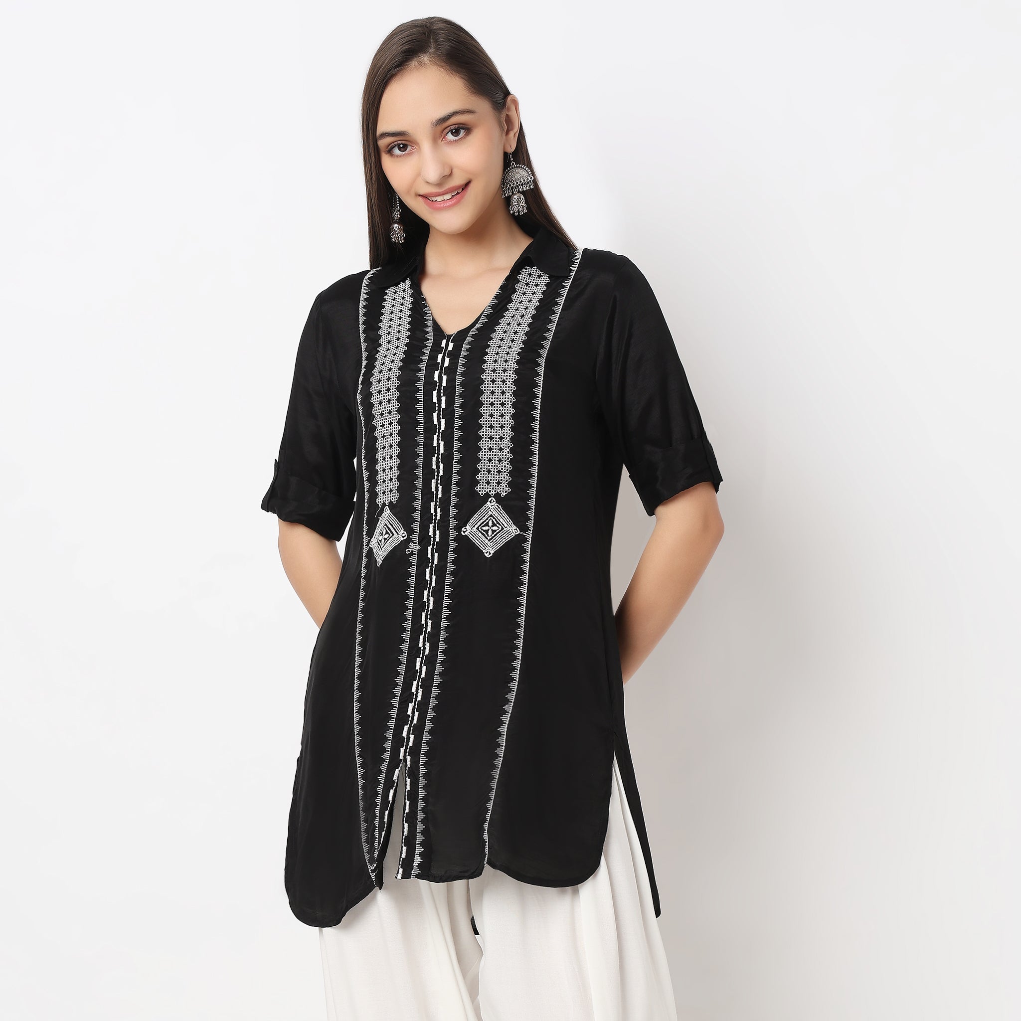 Motifs Knee Length Straight Kurta