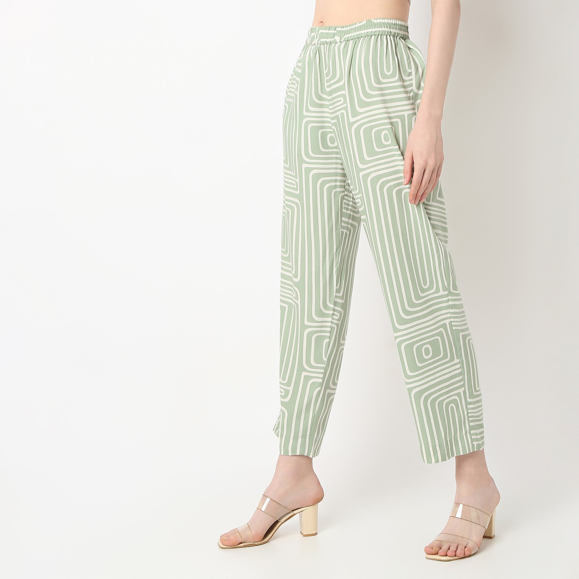 Straight Fit Printed Mid Rise Pants